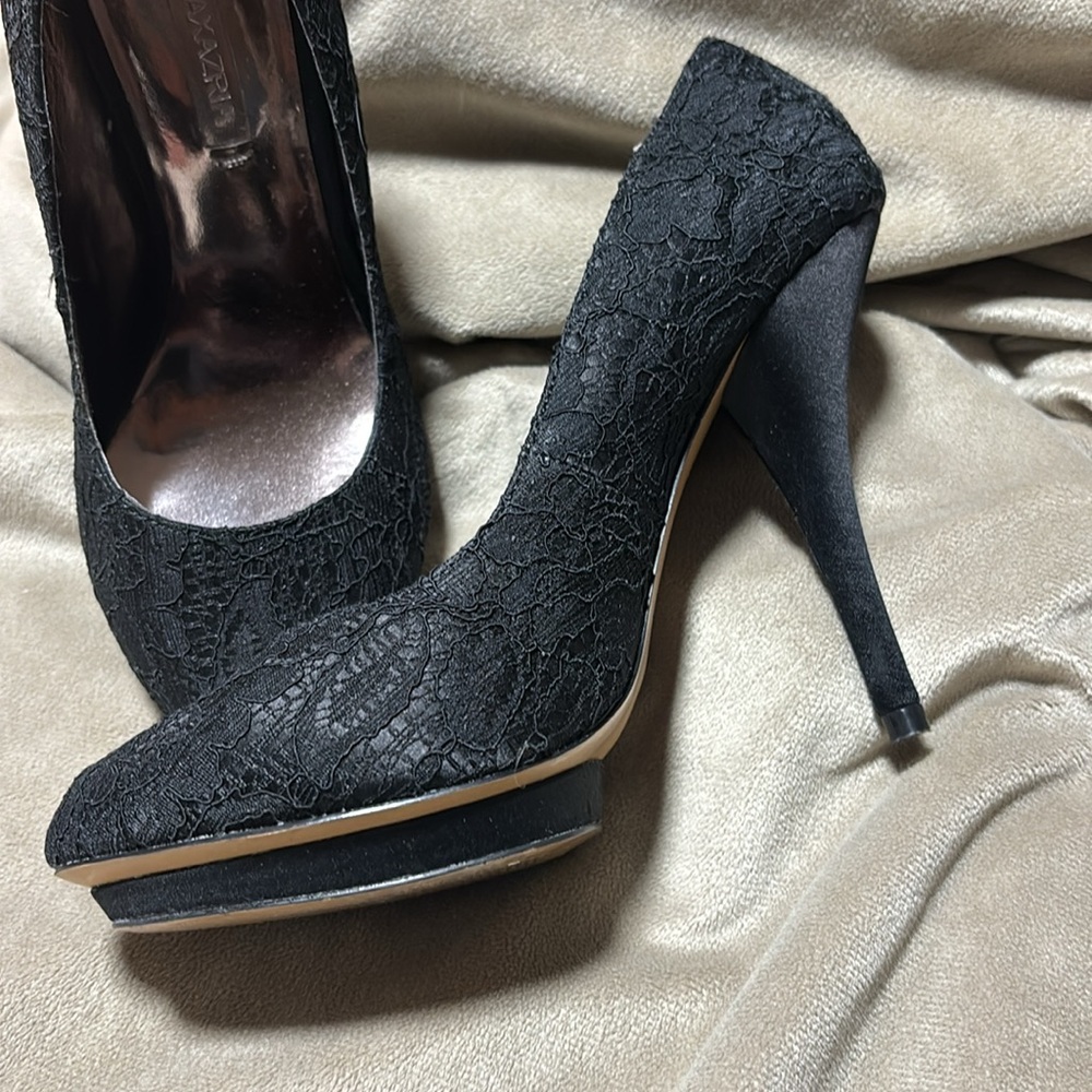 BCBGMaxazria “Ogden” Lace Pump Size 8M - Picture 3 of 5